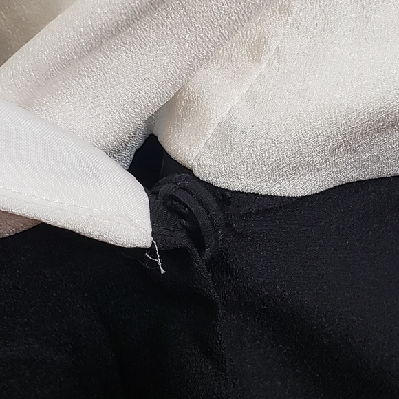 ❤️ SOLD ❤️ New York & Company blouse - Picture 7 of 9